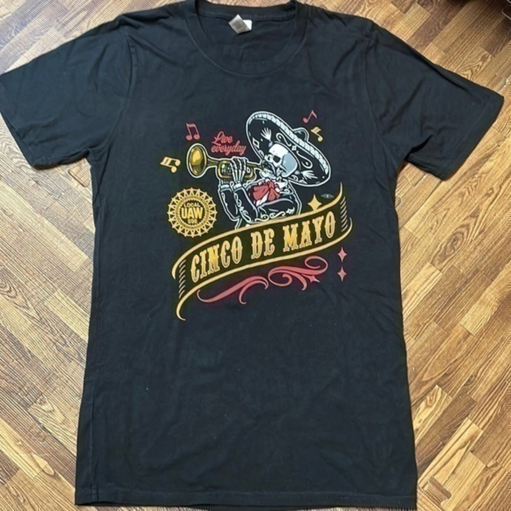 Cinco de Mayo unisex short sleeve T-shirt. Size S.